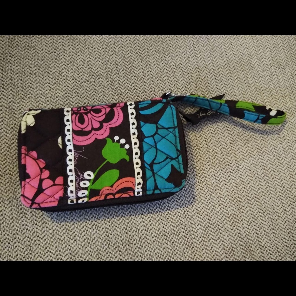 NWT Vera Bradley paisley wristlet